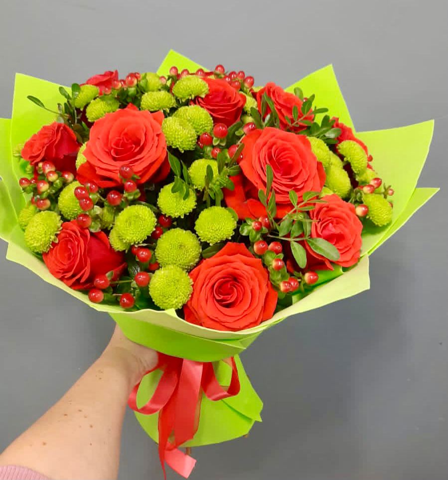 Букет цветов из: Хризантемы и Розы в Вад