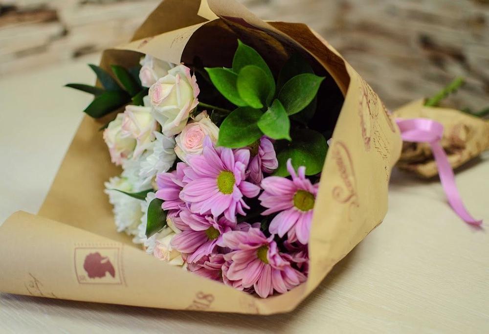 Букет цветов из: Розы и Хризантемы в Вад