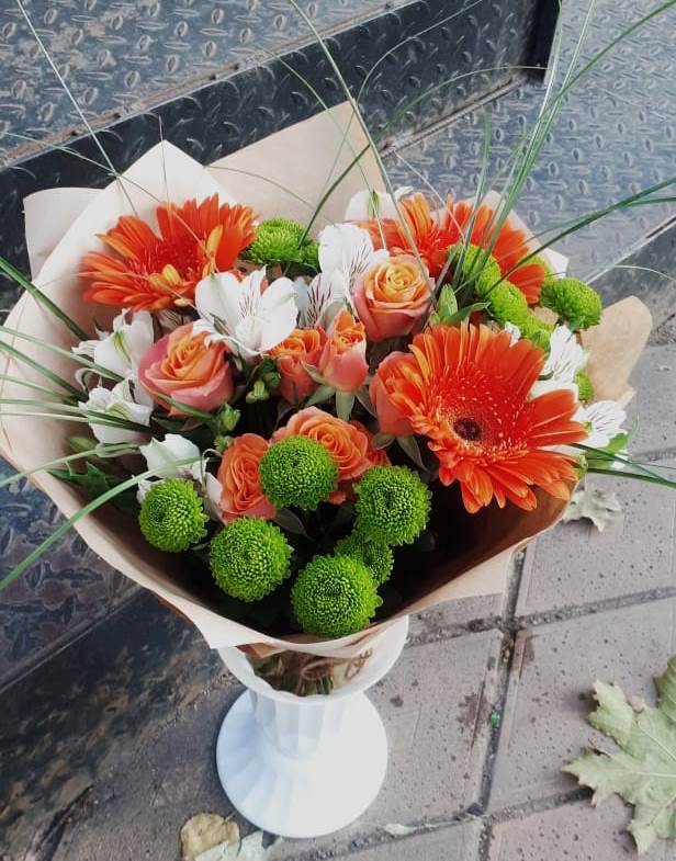 Букет цветов из: Герберы, Хризантемы, Альстромерии и Розы в Вад