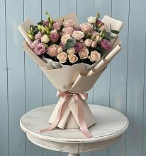 Букет цветов из:  Розы и Лизиантусы в Вад