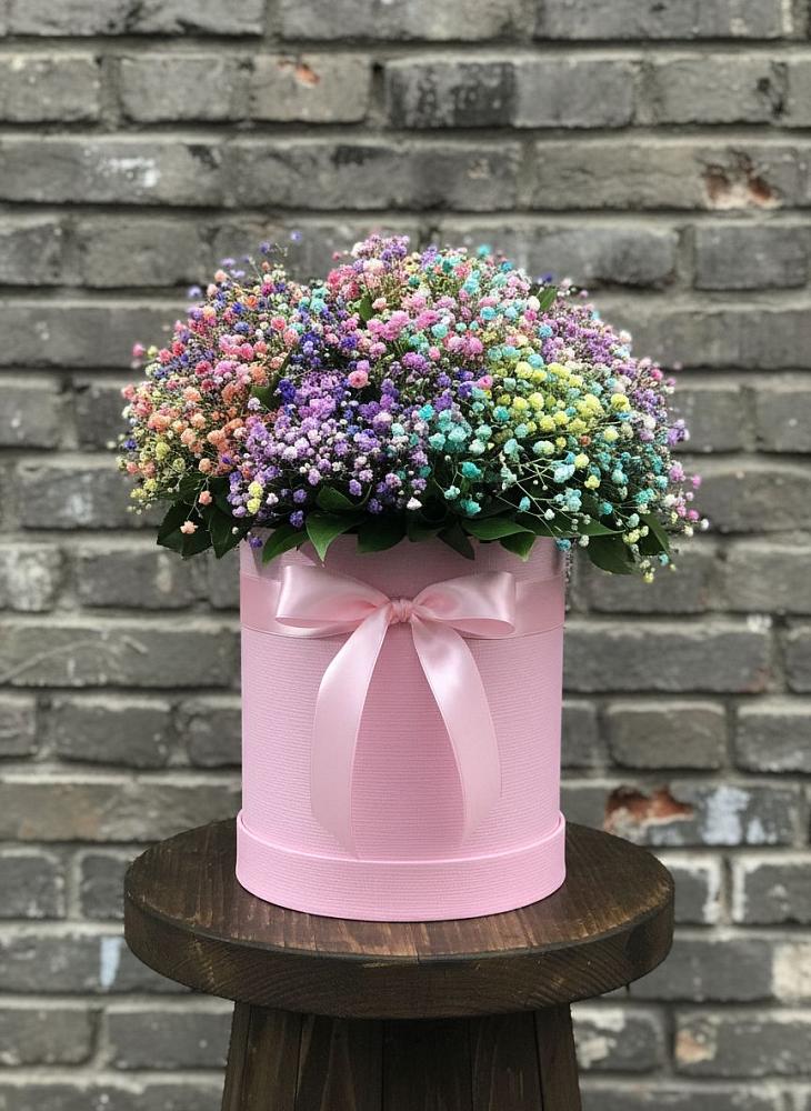 Цветочная композиция из Гипсофила и Розы в шляпной коробке в Вад