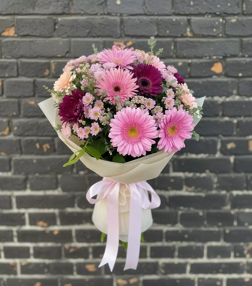 Букет цветов из: Герберы и Хризантемы в Вад