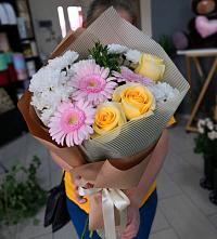 Букет цветов из:  Герберы, Розы и Хризантемы в Вад