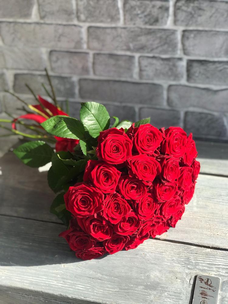 Букет Красные розы Фридом в Вад