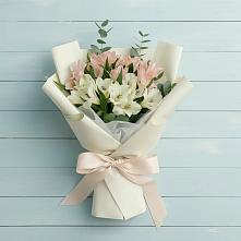 Букет цветов из:  Альстромерии в Вад