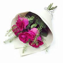 Букет цветов из:  Розы в Вад