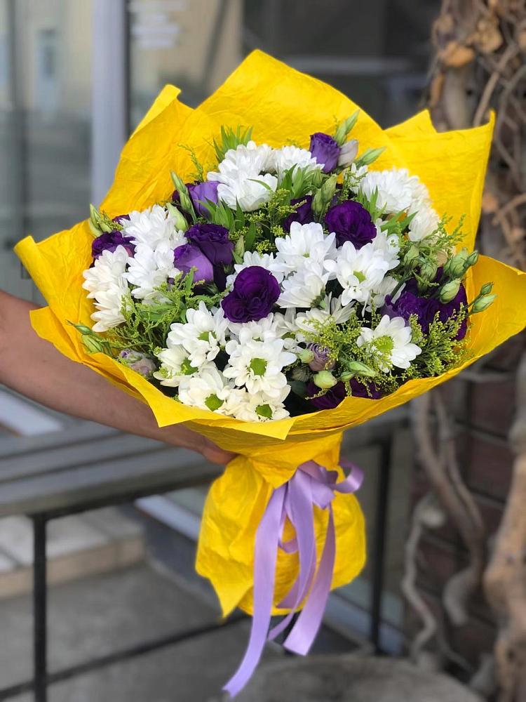 Букет цветов из: Ирисы, Хризантемы и Ромашки в Вад