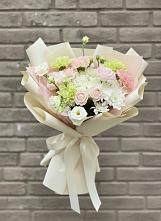 Букет цветов из:  Гвоздики, Розы, Лизиантусы и Хризантемы #REPLACE_PRED# Вад