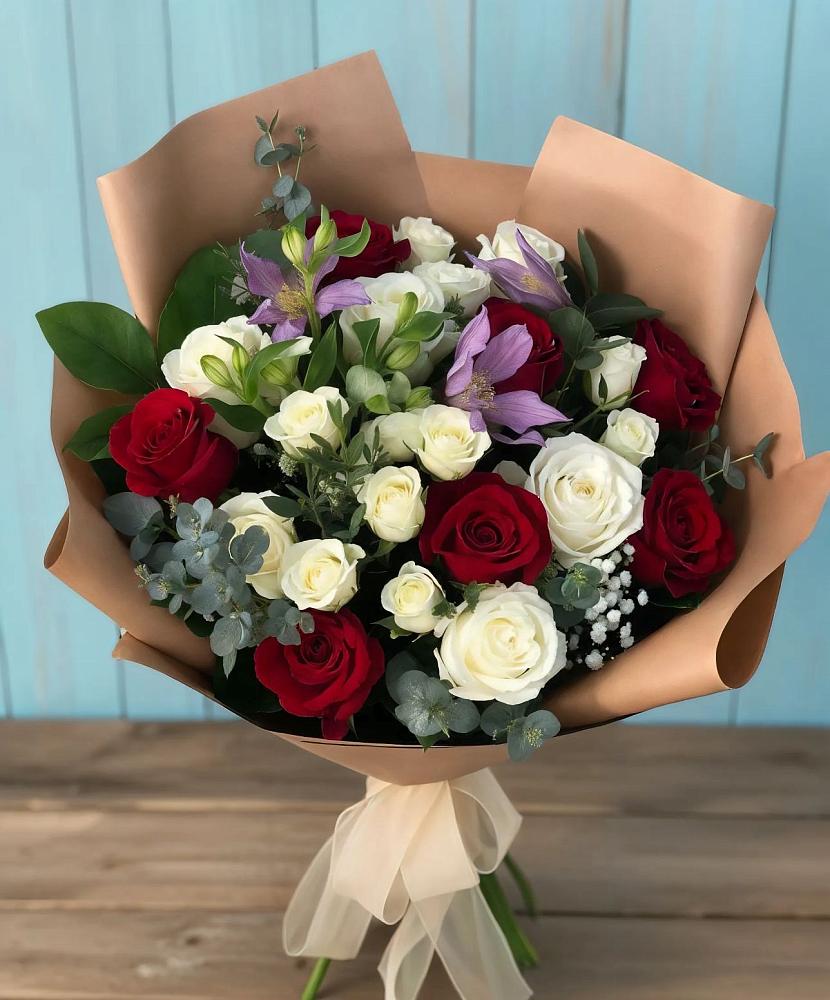Букет цветов из: Розы и Альстромерии в Вад